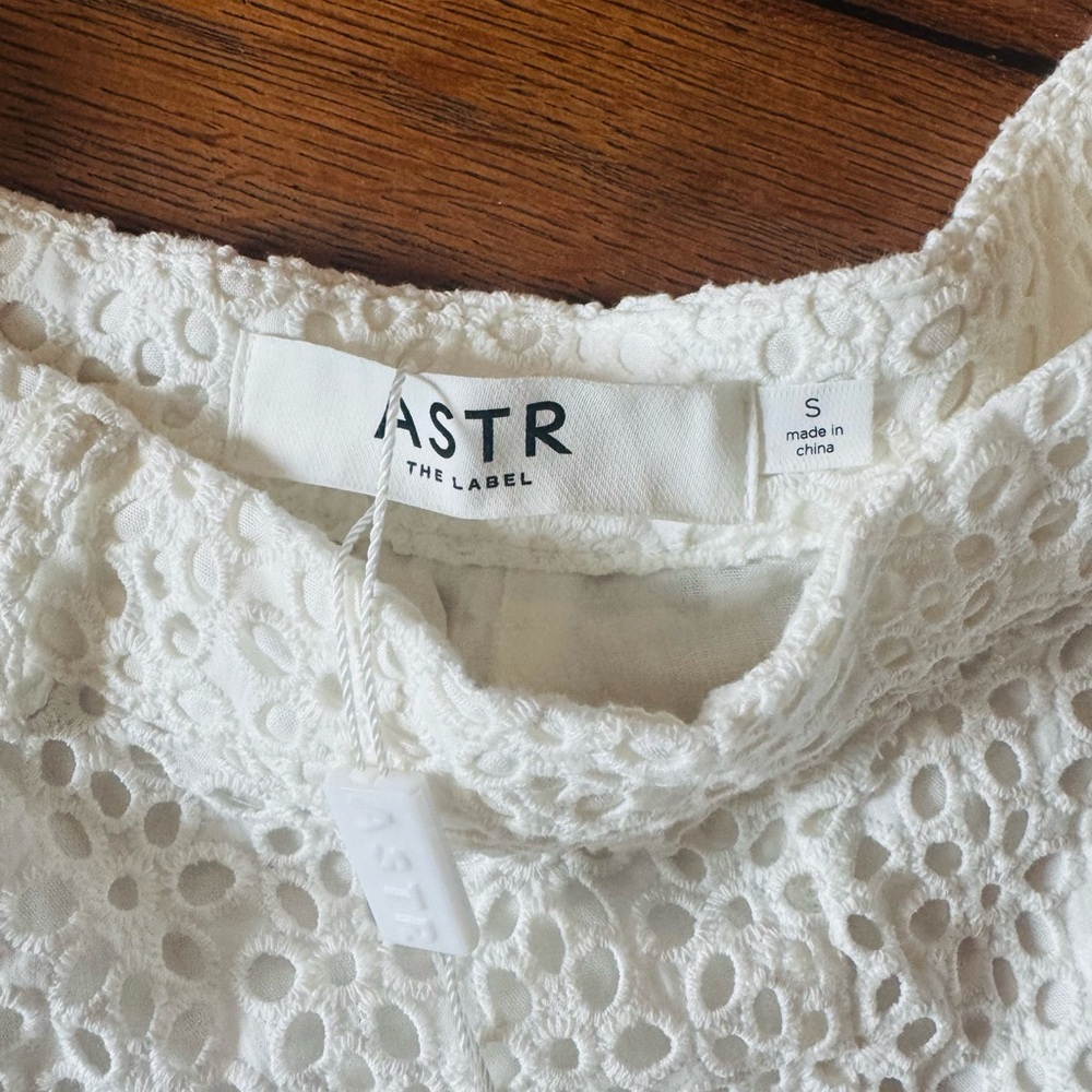 Astr White Eyelet Skorts - Picture 4 of 4